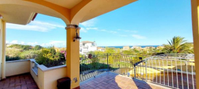 Villa a stones throw from the sea